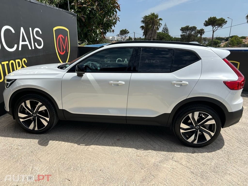 Volvo XC40 2.0 B3 Plus Dark