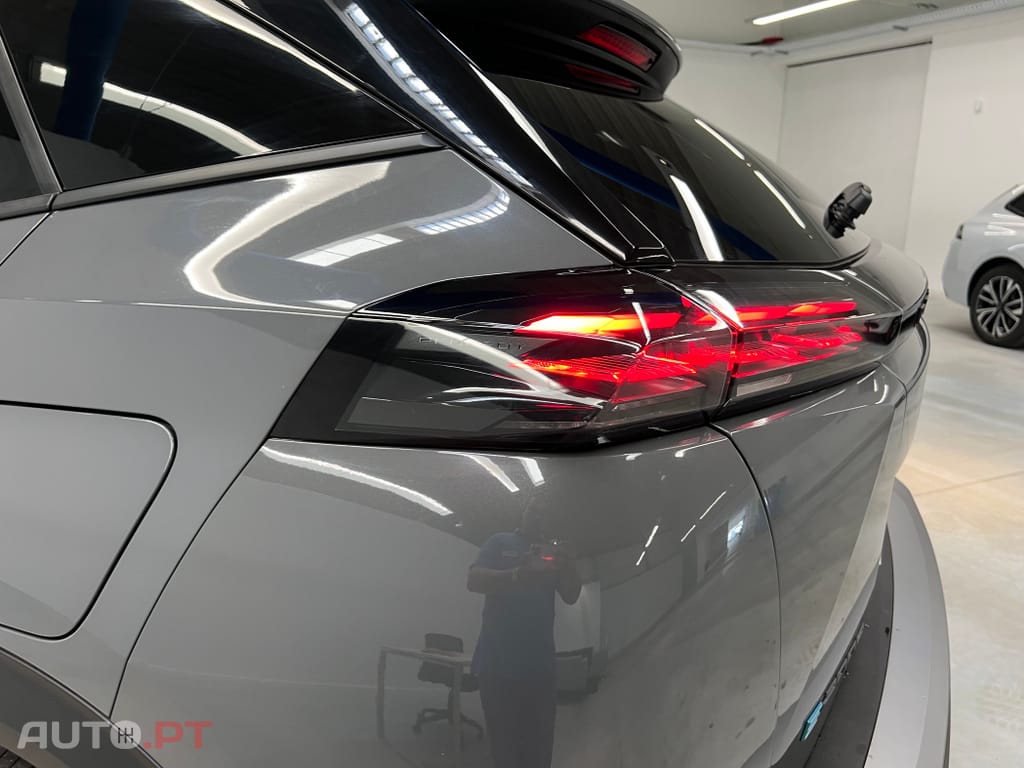 Peugeot E-2008 50 kWh Allure