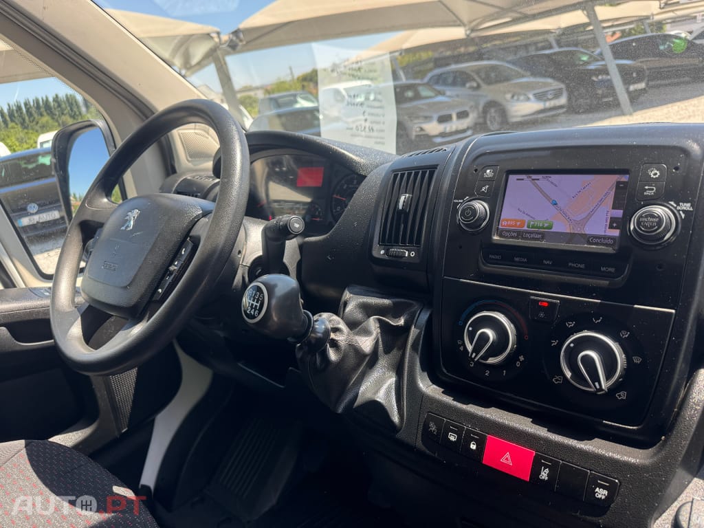 Peugeot Boxer 2.2 BlueHDi 330 L2H2 Premium