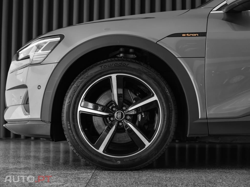 Audi E-Tron 55 quattro Advanced