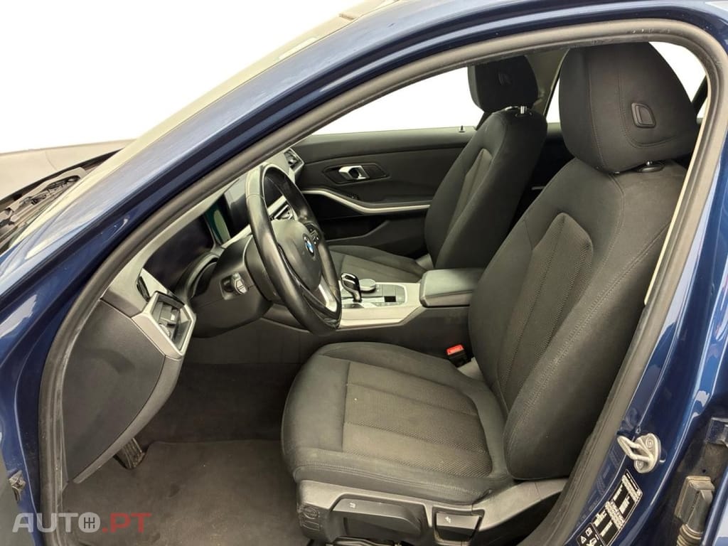 BMW 320 d Touring xDrive Business Design