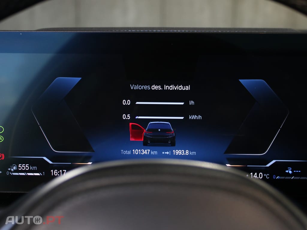 BMW 330 e Touring Pack Desportivo M Auto