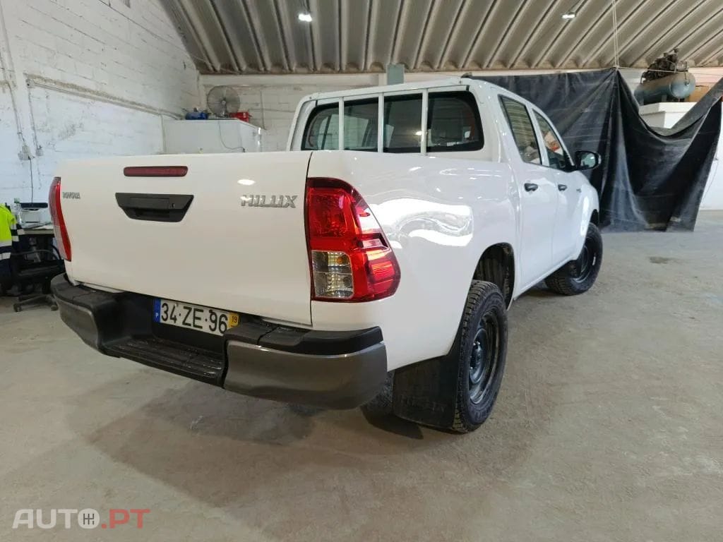 Toyota Hilux 2.4 D-4D 4WD CD CM