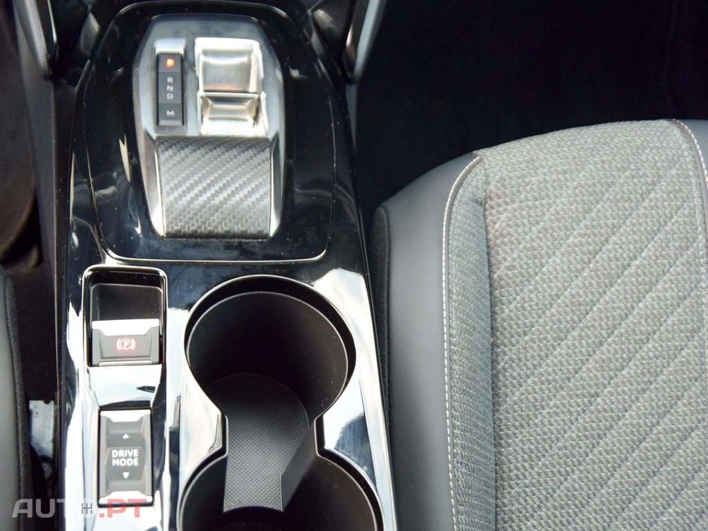 Peugeot 208 1.2 Hybrid Allure e-DCS6