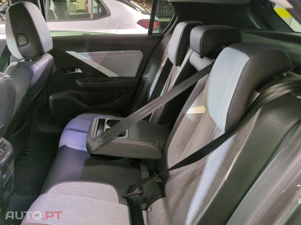 Opel Astra 1.5 D Elegance