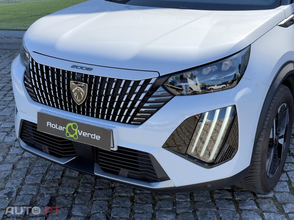 Peugeot 2008 1.2 PureTech GT EAT8
