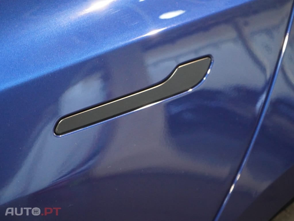 Tesla Model 3 Tração Traseira