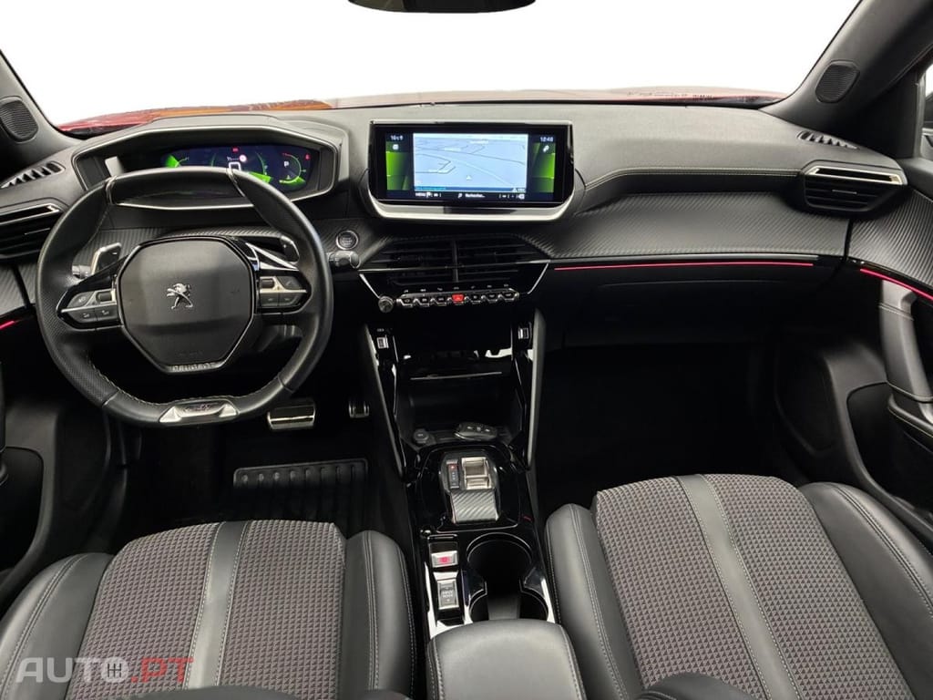 Peugeot 2008 1.2 PureTech GT EAT8