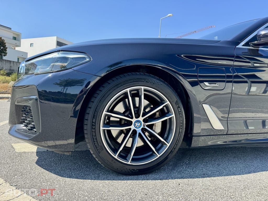 BMW 530 e Pack Desportivo M
