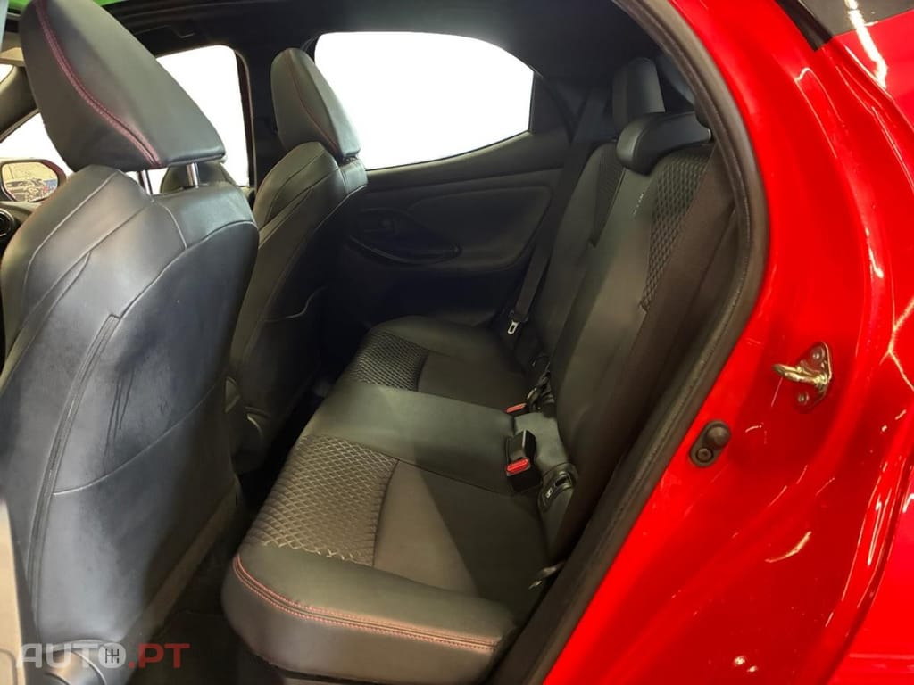 Toyota Yaris 1.5 Hybride Première