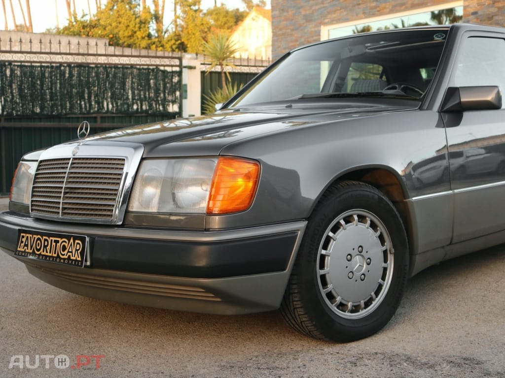 Mercedes-Benz W124 300 D