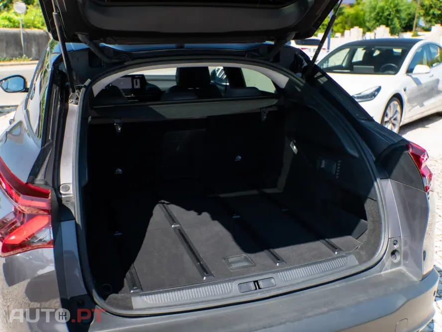 Citroen C5 X 1.6 Hybrid Plus e-EAT8