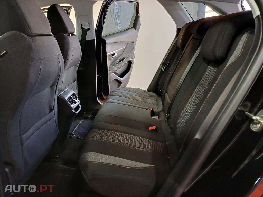 Peugeot 3008 1.5 BlueHDi Allure EAT8