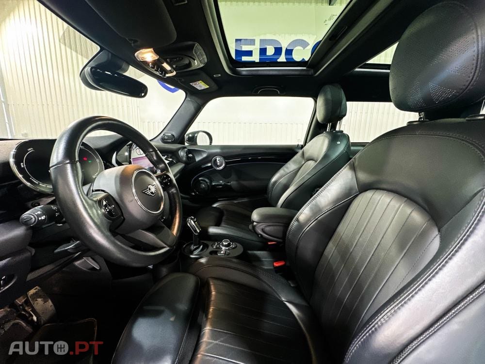 MINI Cooper Cooper SE Premium Classic
