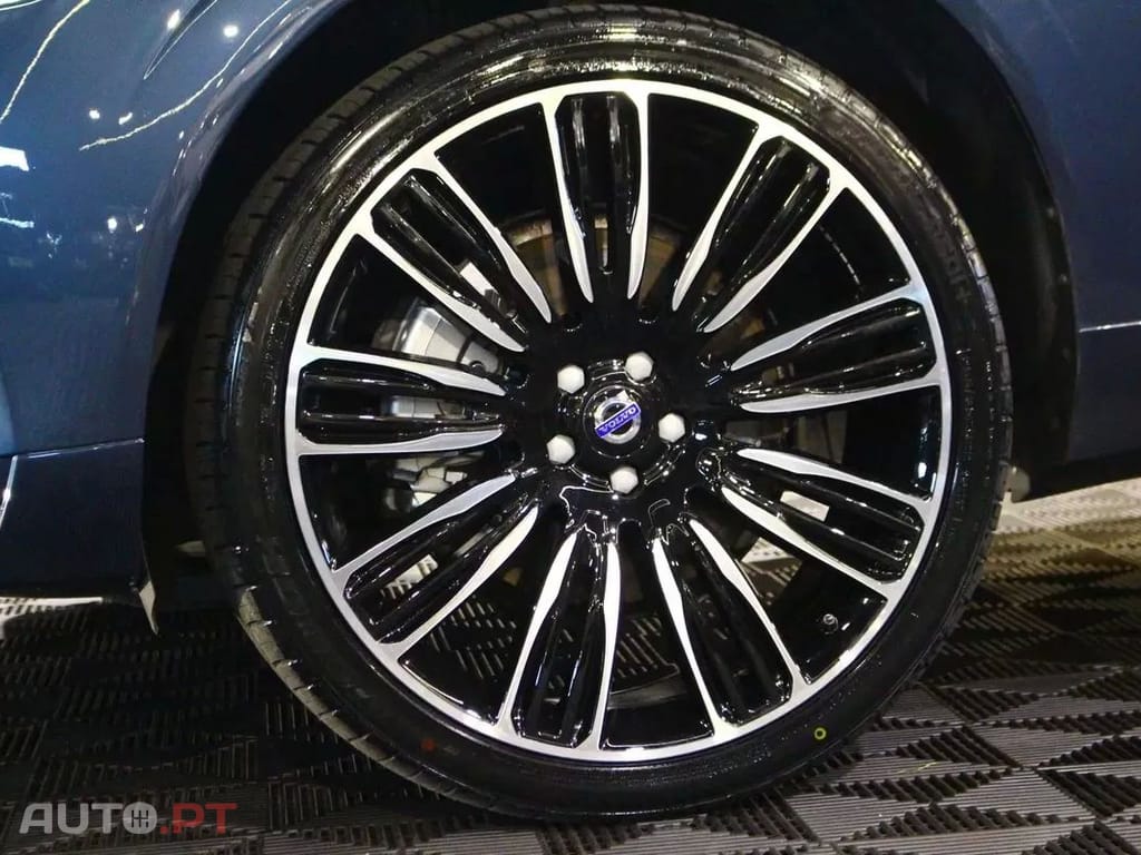 Volvo XC60 2.0 B4 Momentum