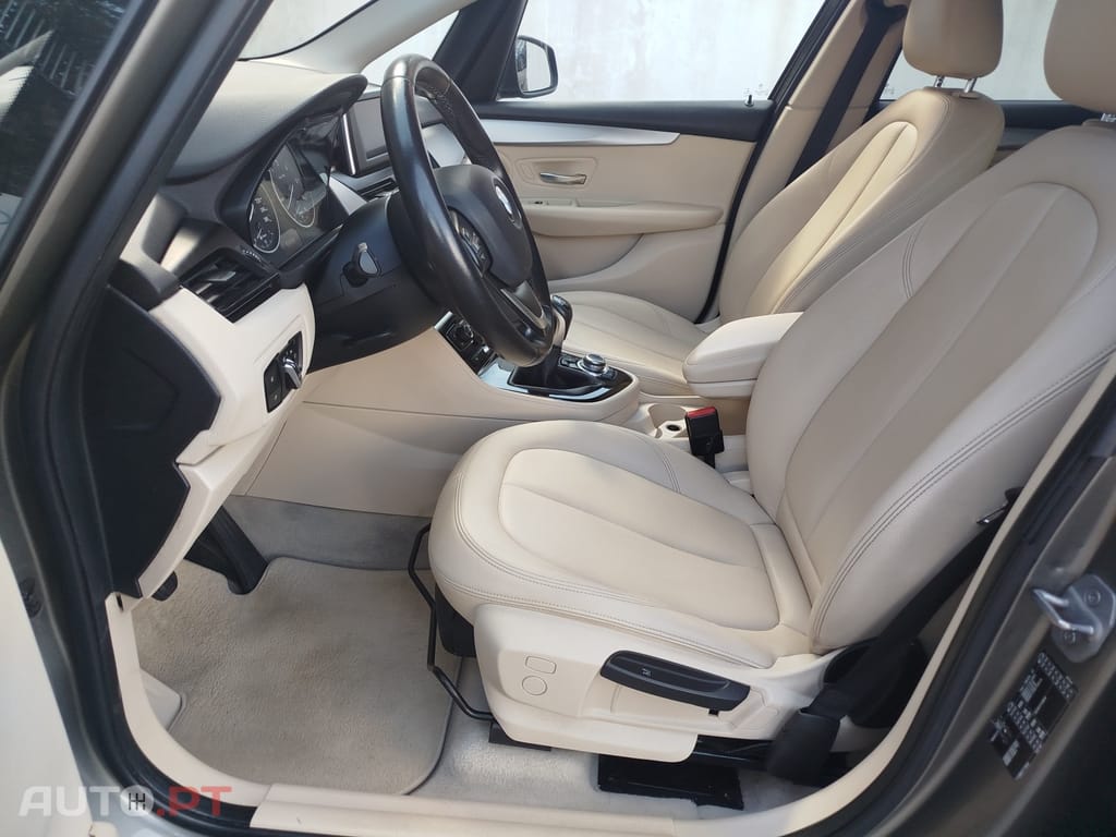 BMW 216 d Luxury Line