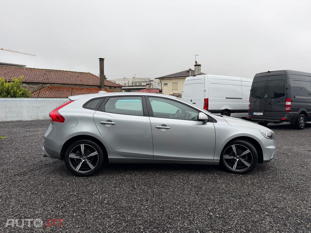 Volvo V40 2.0 D2 R-Design