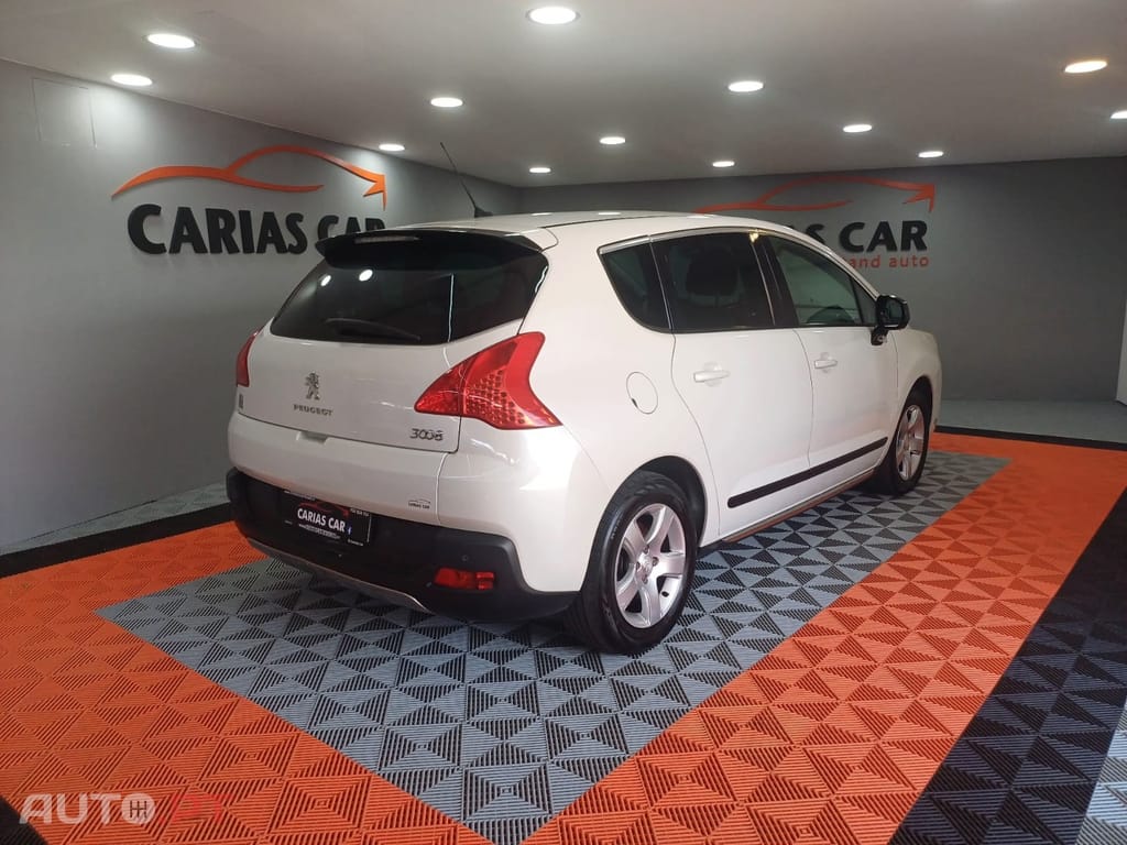 Peugeot 3008 2.0 HDi Hybrid4