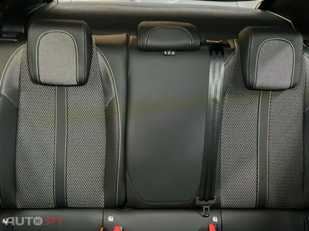 Peugeot E-2008 50 kWh GT