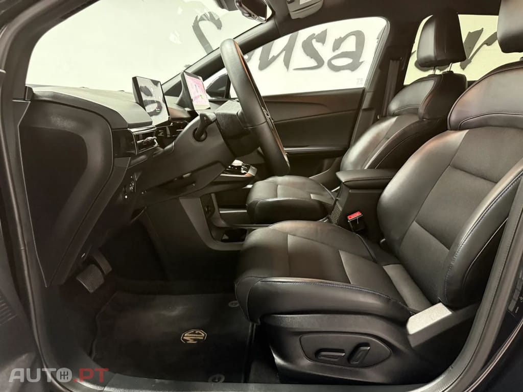 MG MG4 64 kWh Luxury