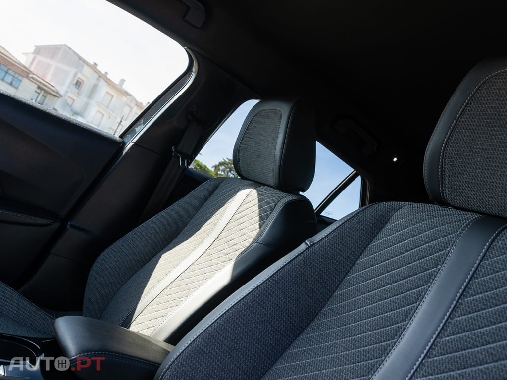 Peugeot 2008 1.2 PureTech Allure