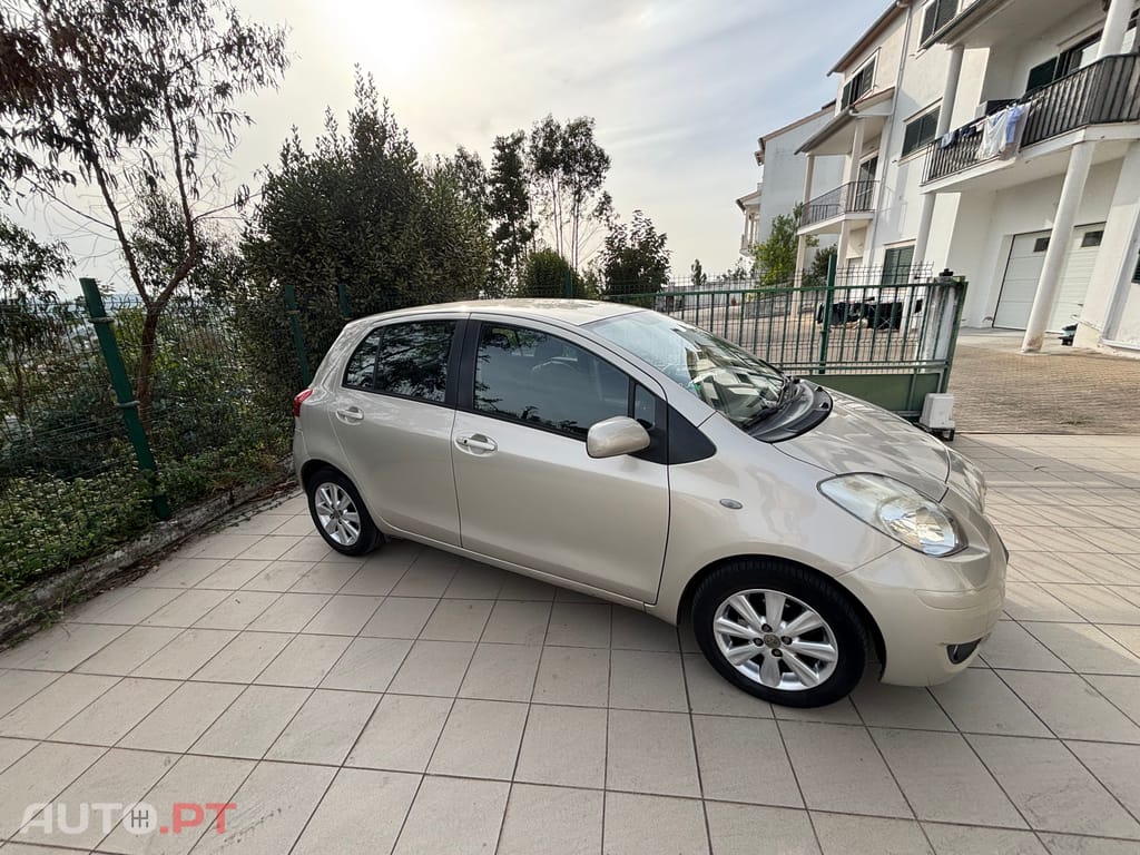 Toyota Yaris C/ GPL. -  1.3 VVT-i High Pack +Navi & GPL