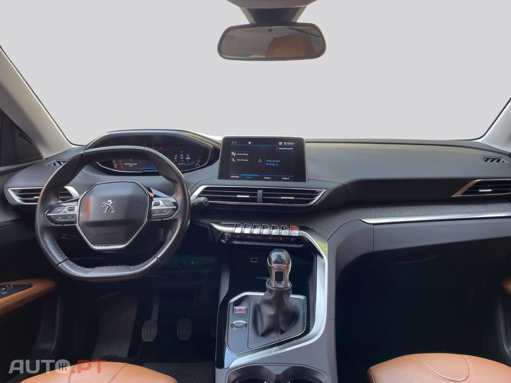 Peugeot 3008 1.2 ALLURE
