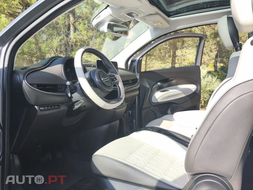 Fiat 500e La Prima