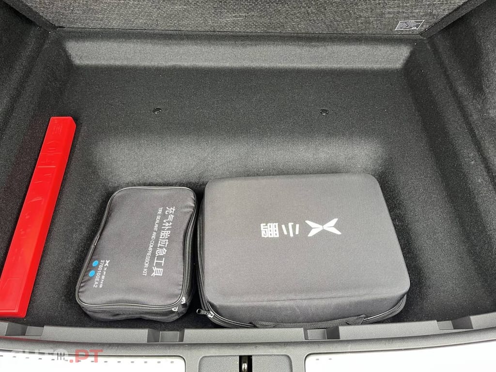 XPeng G9 98 kWh AWD Performance