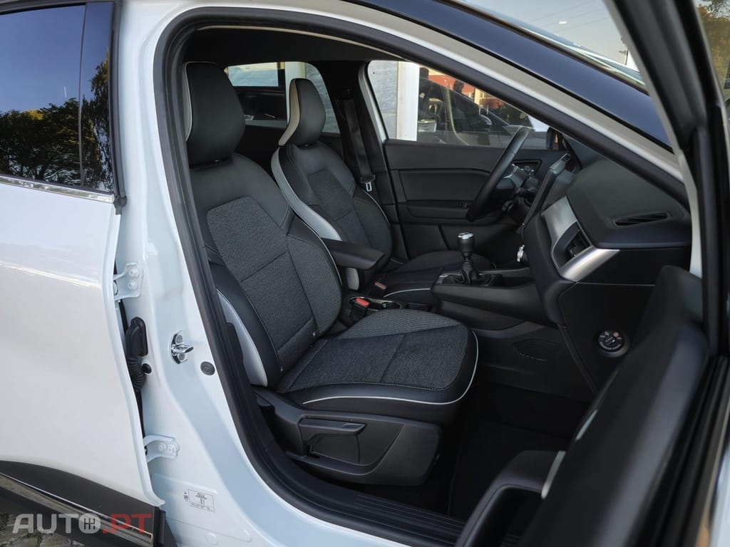 Renault Captur 1.0 TCe Techno Bi-Fuel