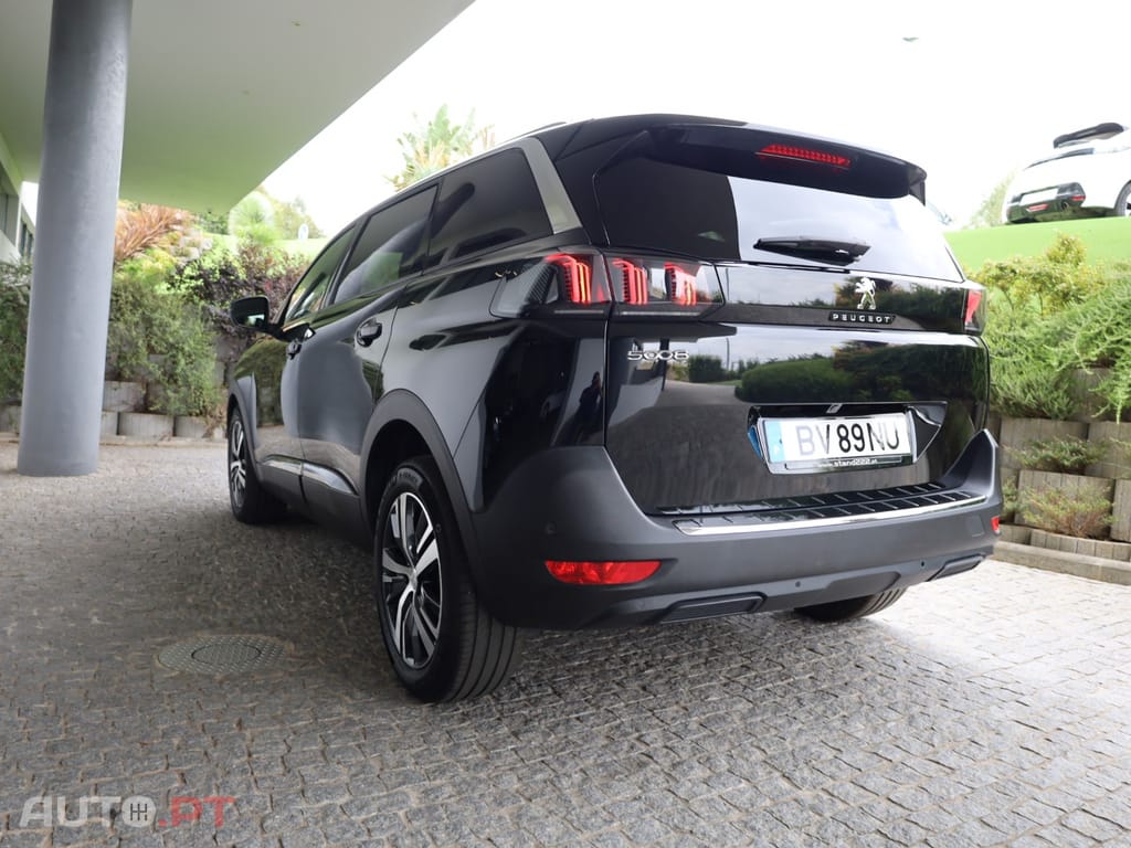 Peugeot 5008 1.2 PureTech Allure EAT8