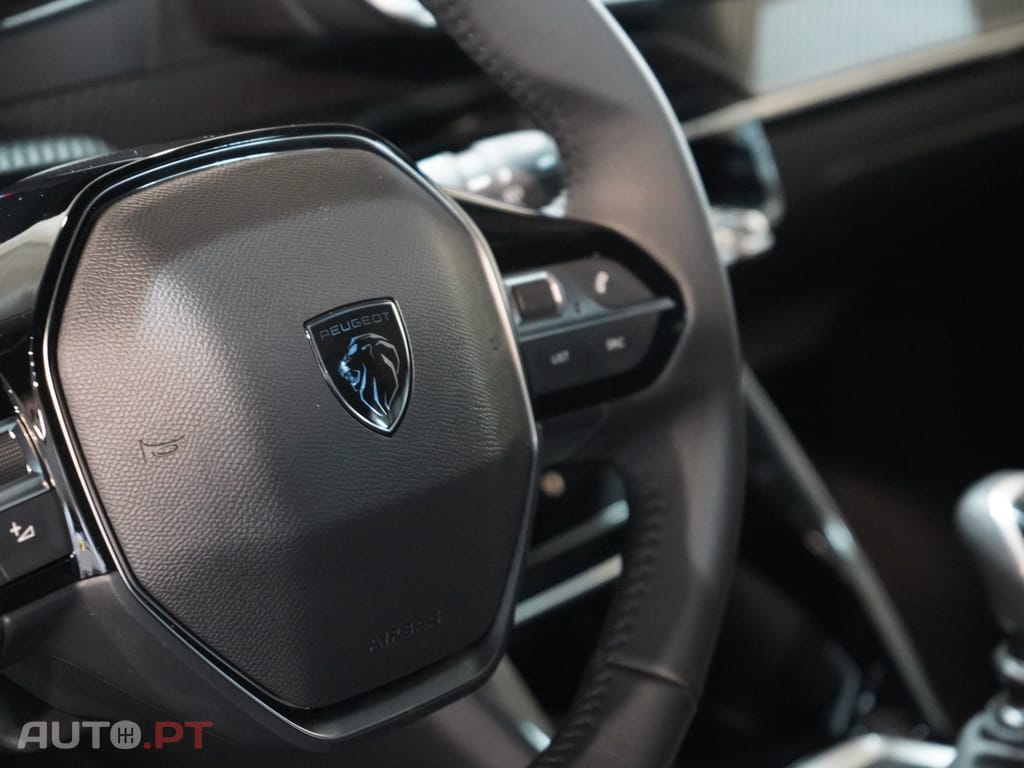 Peugeot 2008 1.2 PureTech Allure