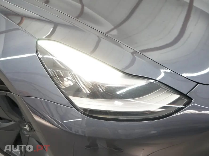 Tesla Model 3 Standard Range Plus RWD