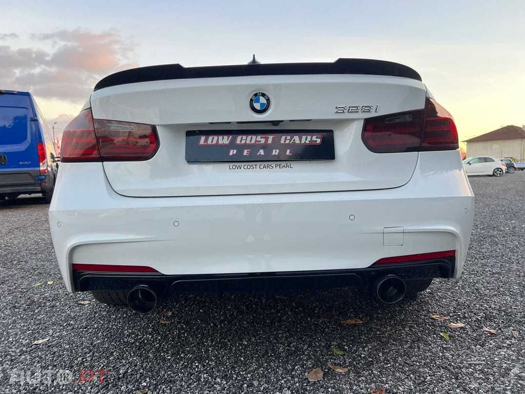 BMW 328 i Auto Line Sport