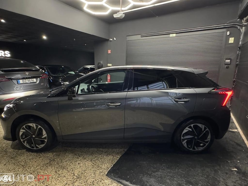 MG MG4 4 Luxury 64 kWh