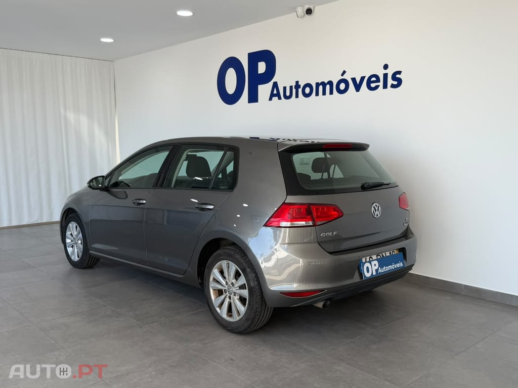 Volkswagen Golf 1.6 TDi Confortline DSG
