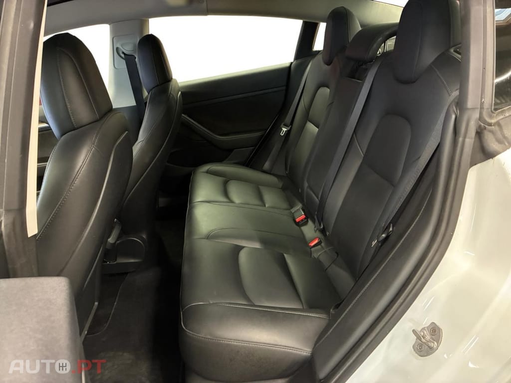 Tesla Model 3 Standard Range Plus RWD