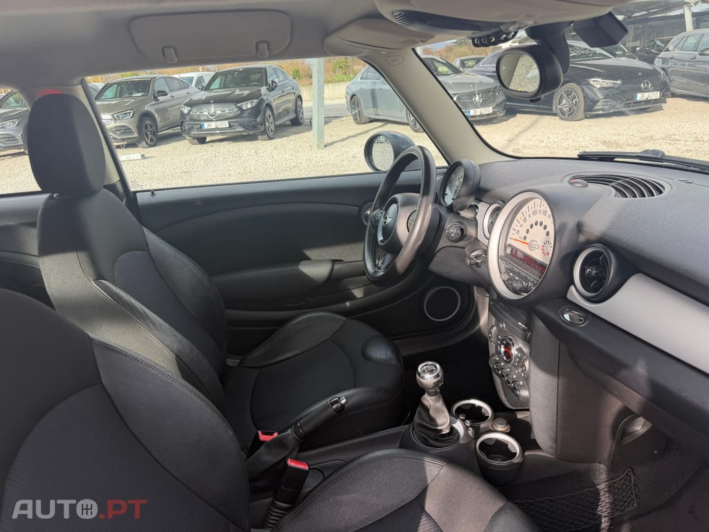 MINI Cooper Cooper D