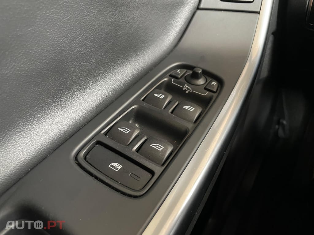 Volvo V60 2.4 D6 R-Design Momentum AWD Phev