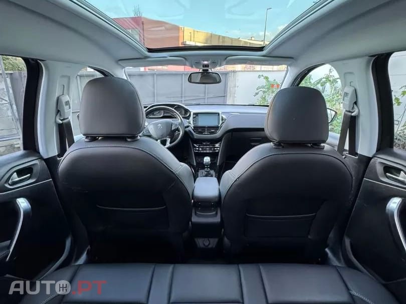 Peugeot 2008 1.2 PureTech Crossway