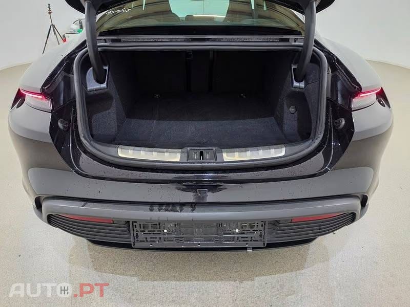 Porsche Taycan 4S
