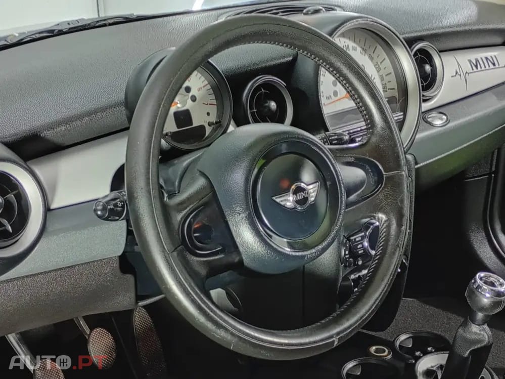 MINI Cooper Cooper D
