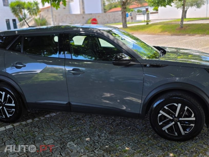 Peugeot E-2008 50 kWh Active Pack