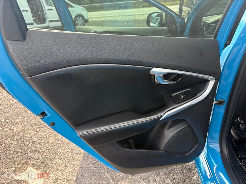 Volvo V40 1.6 D2 R-Design