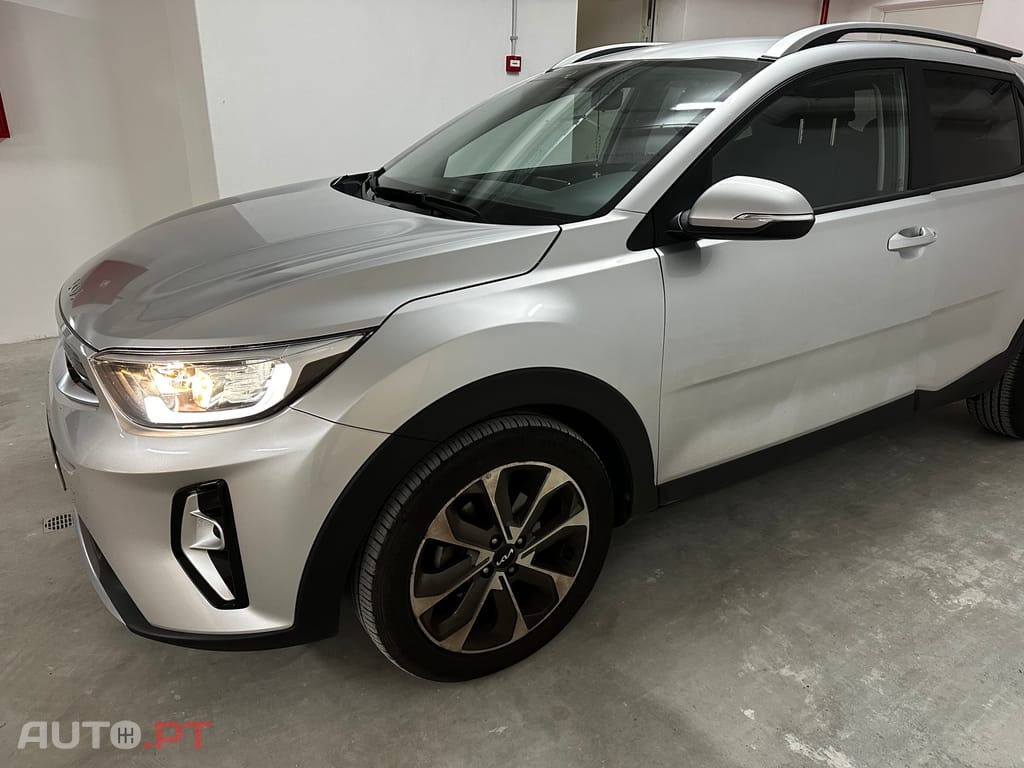 Kia Stonic 1.0 T-GDI 7DCT Drive