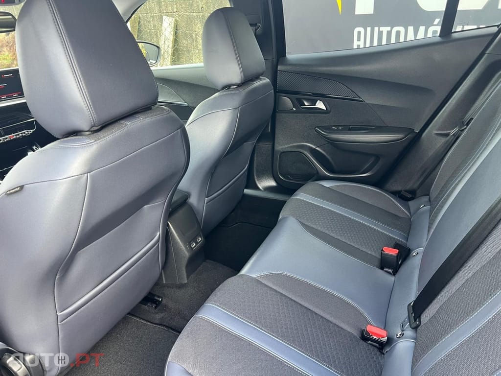 Peugeot 2008 1.2 PureTech Allure Pack