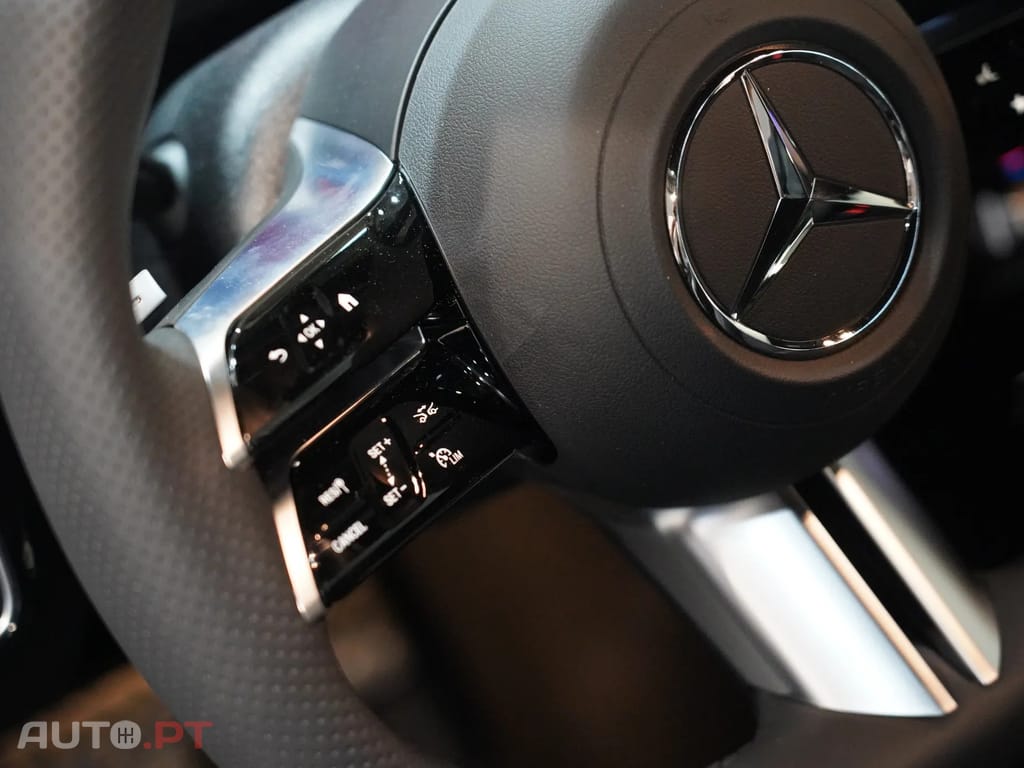 Mercedes-Benz A 250 e AMG Line