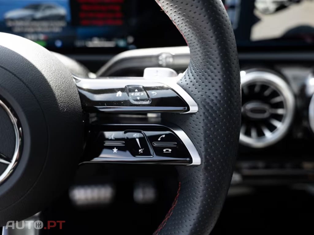 Mercedes-Benz A 250 I.V.A DEDUTIVEL e AMG