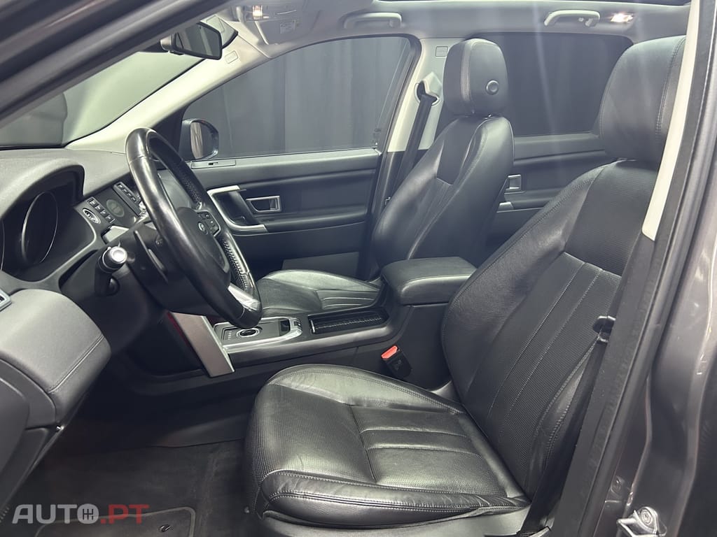 Land Rover Discovery Sport 2.0 D AWD SE