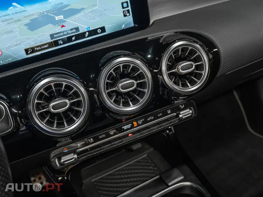 Mercedes-Benz A 250 e 8G-DCT AMG Line